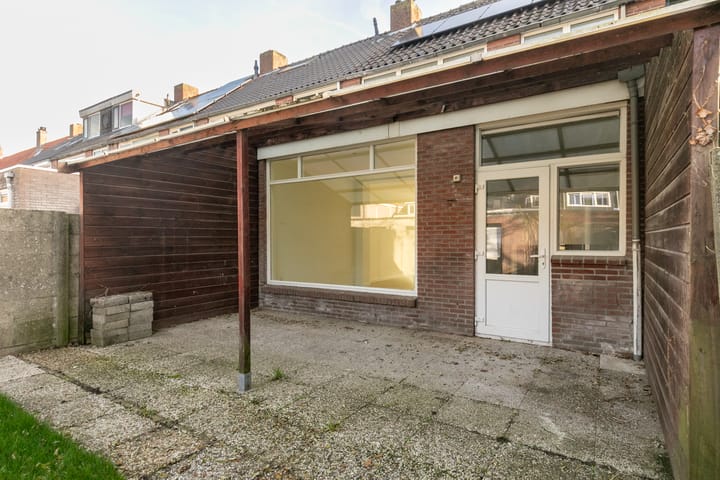 Photo 43 of Bloemfonteinstraat 35