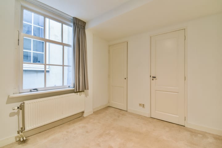 Photo 10 of Kloveniersburgwal 35-A