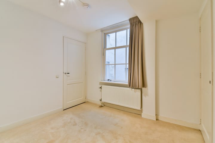 Photo 11 of Kloveniersburgwal 35-A