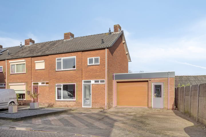 Pastoor van Angerenstraat 10 A