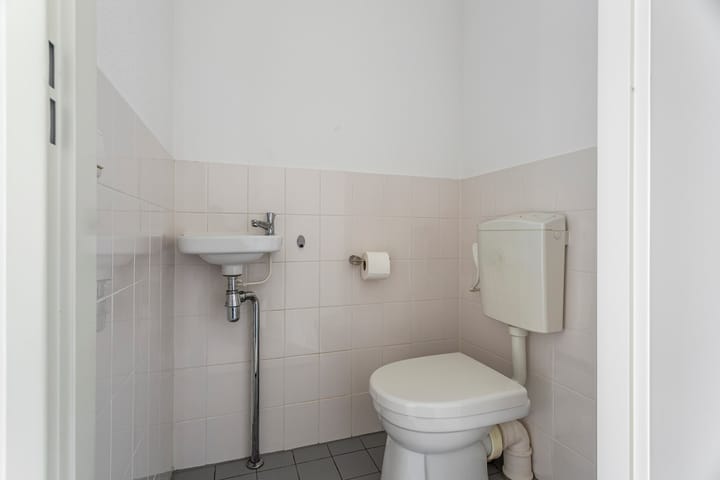 Photo 24 of Dijkmanshuizenstraat 34