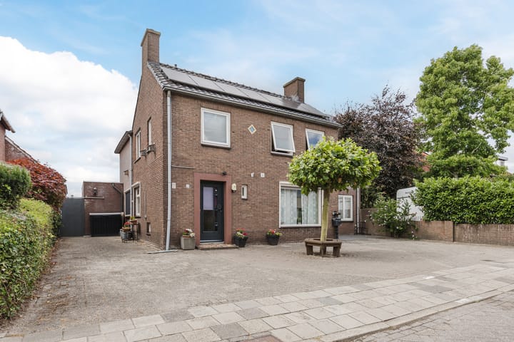 Photo 8 of Bergstraat 15