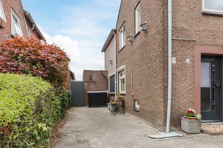 Photo 10 of Bergstraat 15