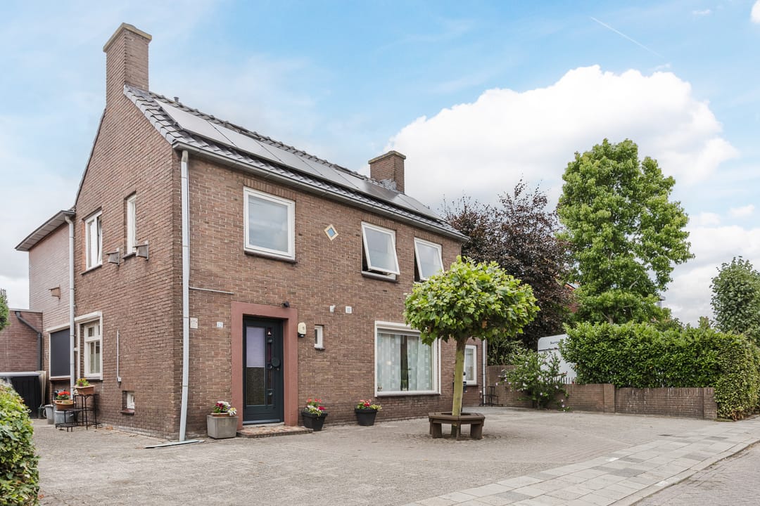 Photo 11 of Bergstraat 15