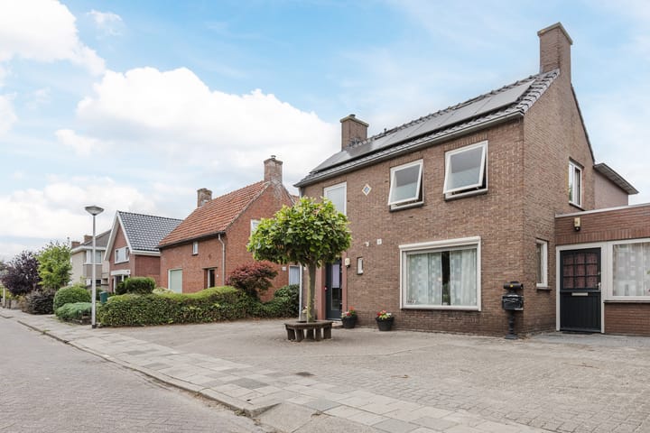 Photo 12 of Bergstraat 15