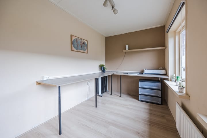 Photo 42 of Bergstraat 15