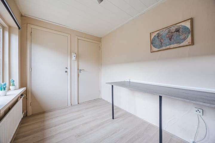 Photo 43 of Bergstraat 15