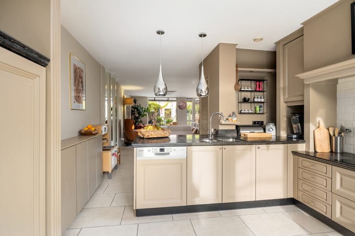 Foto 20 van Meerwedesingel 20