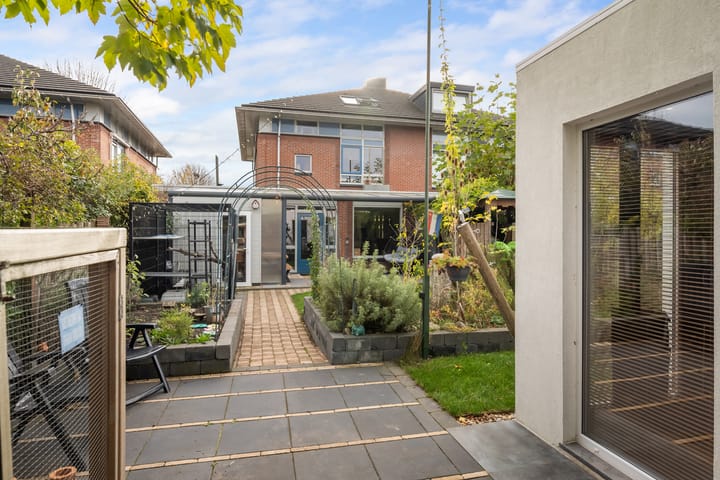 Foto 48 van Meerwedesingel 20