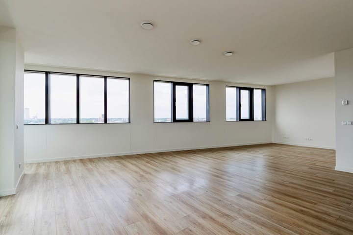 Photo 6 of Vincent van den Heuvellaan 245