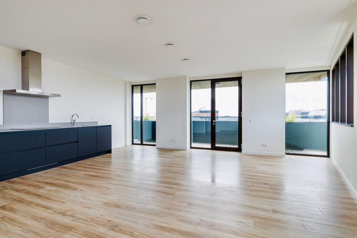 Photo 7 of Vincent van den Heuvellaan 245