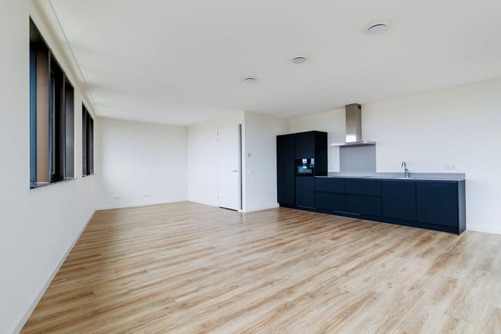 Photo 8 of Vincent van den Heuvellaan 245