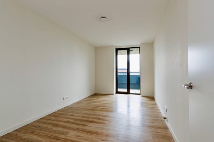 Photo 10 of Vincent van den Heuvellaan 245