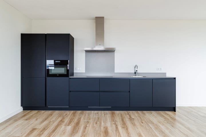 Photo 12 of Vincent van den Heuvellaan 245