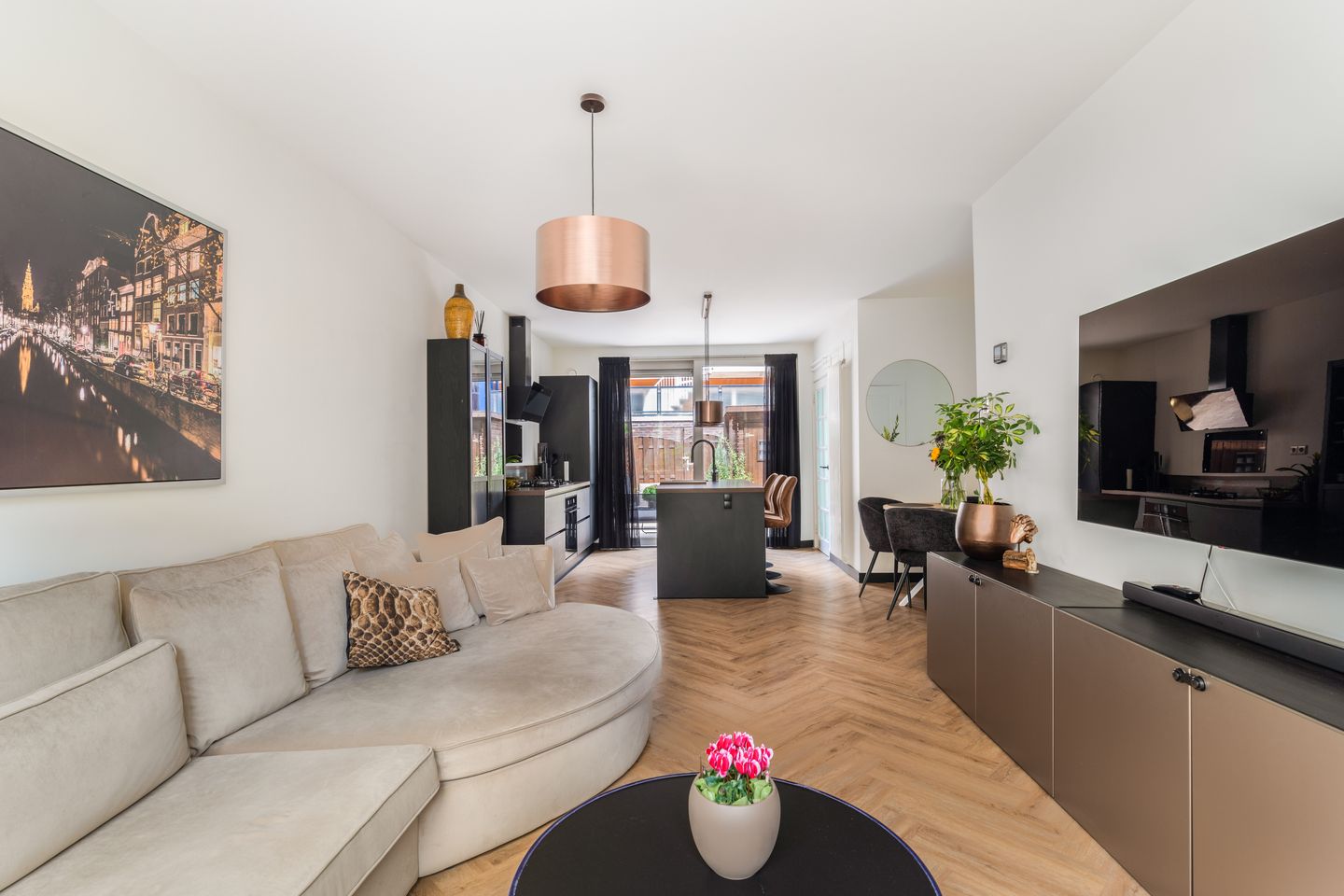 Photo 4 of Wilhelminastraat 17-A