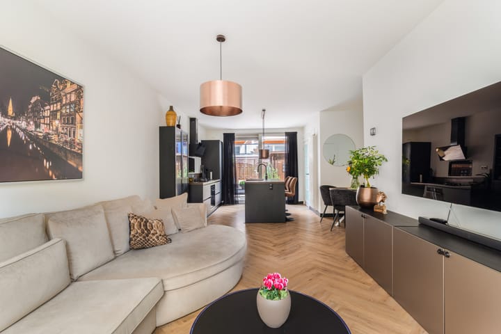 Photo 4 of Wilhelminastraat 17-A