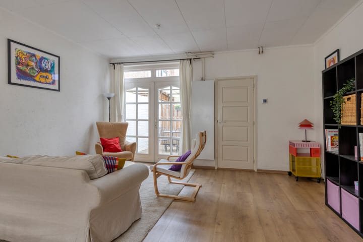 Photo 8 of Pioenroosstraat 10