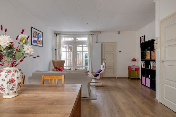 Photo 13 of Pioenroosstraat 10