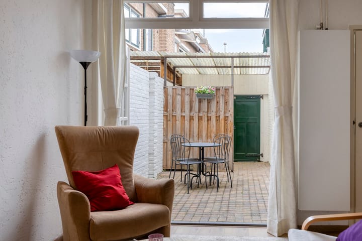 Photo 14 of Pioenroosstraat 10