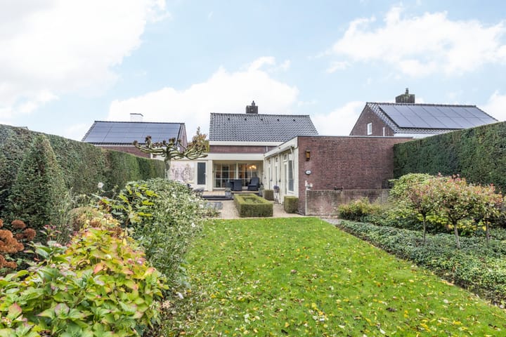 Foto 30 van Burgemeester Van Laarstraat 41