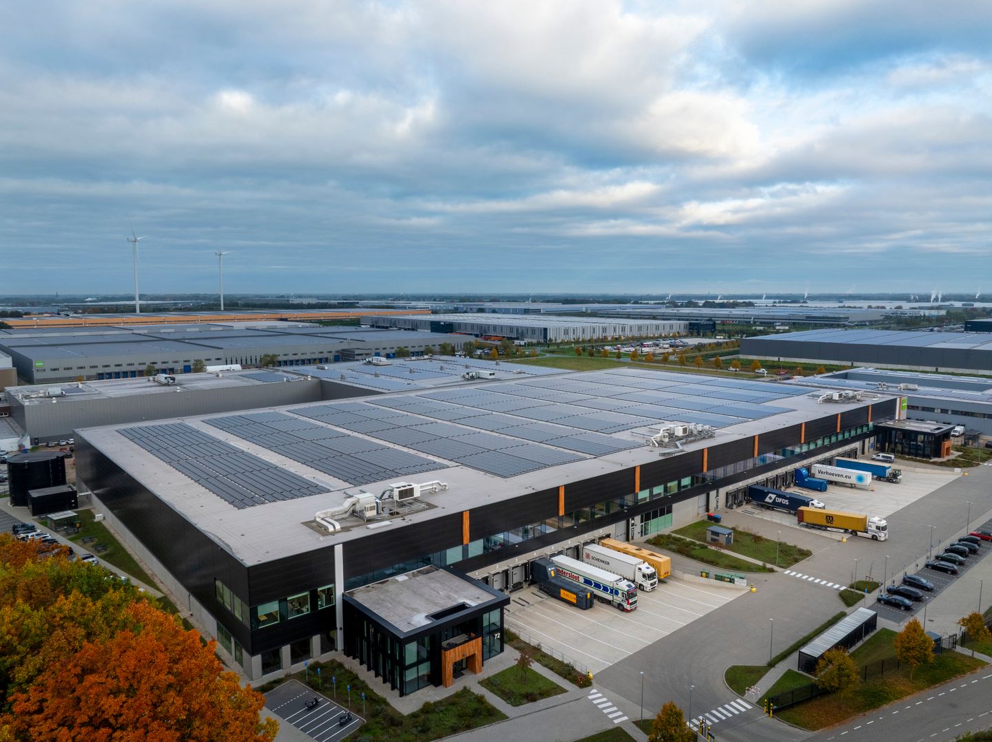 Bekijk foto 2 van Popeweg 68-72