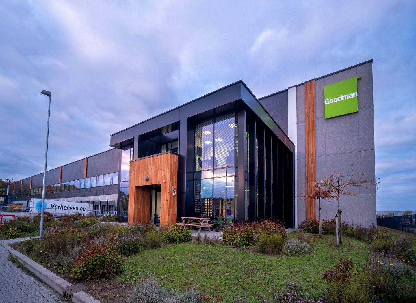 Bekijk foto 3 van Popeweg 68-72