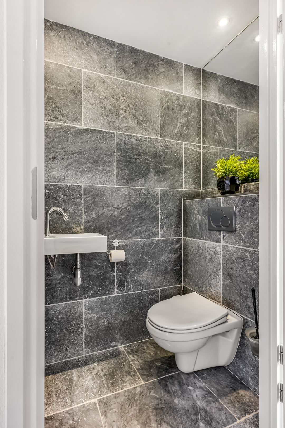 Photo 22 of Dorpsstraat 28-A