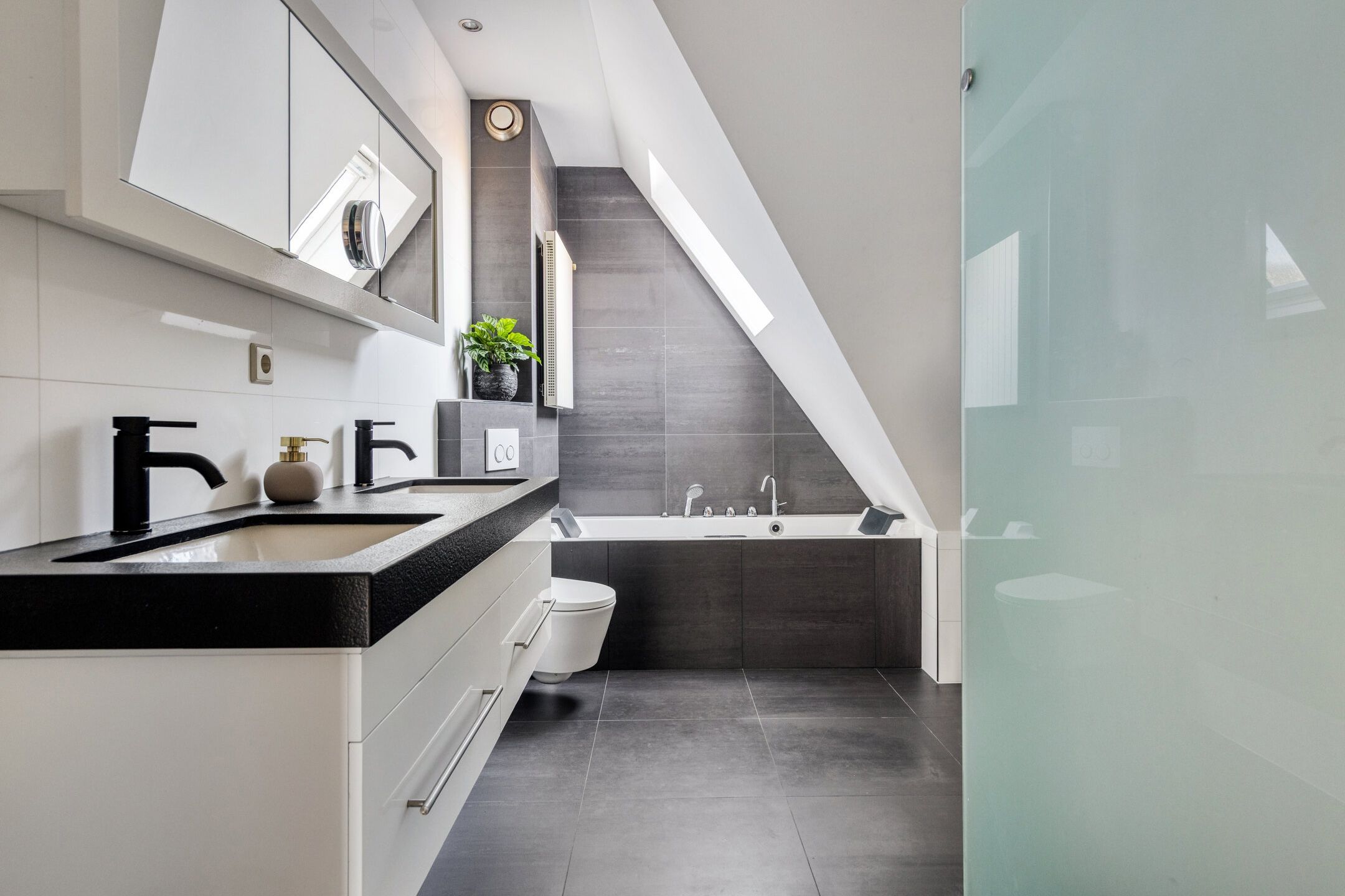 Foto 27 van Kruiskamplaan 157