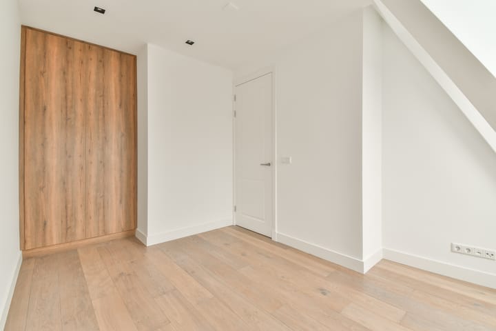 Photo 10 of Sint Willibrordusstraat 111-E