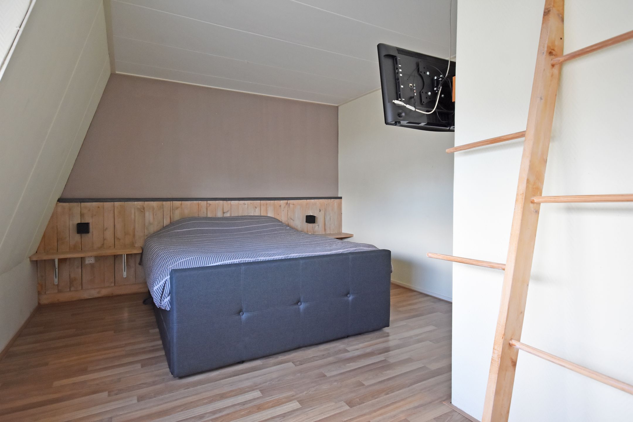 Foto 36 van Idsingha 9