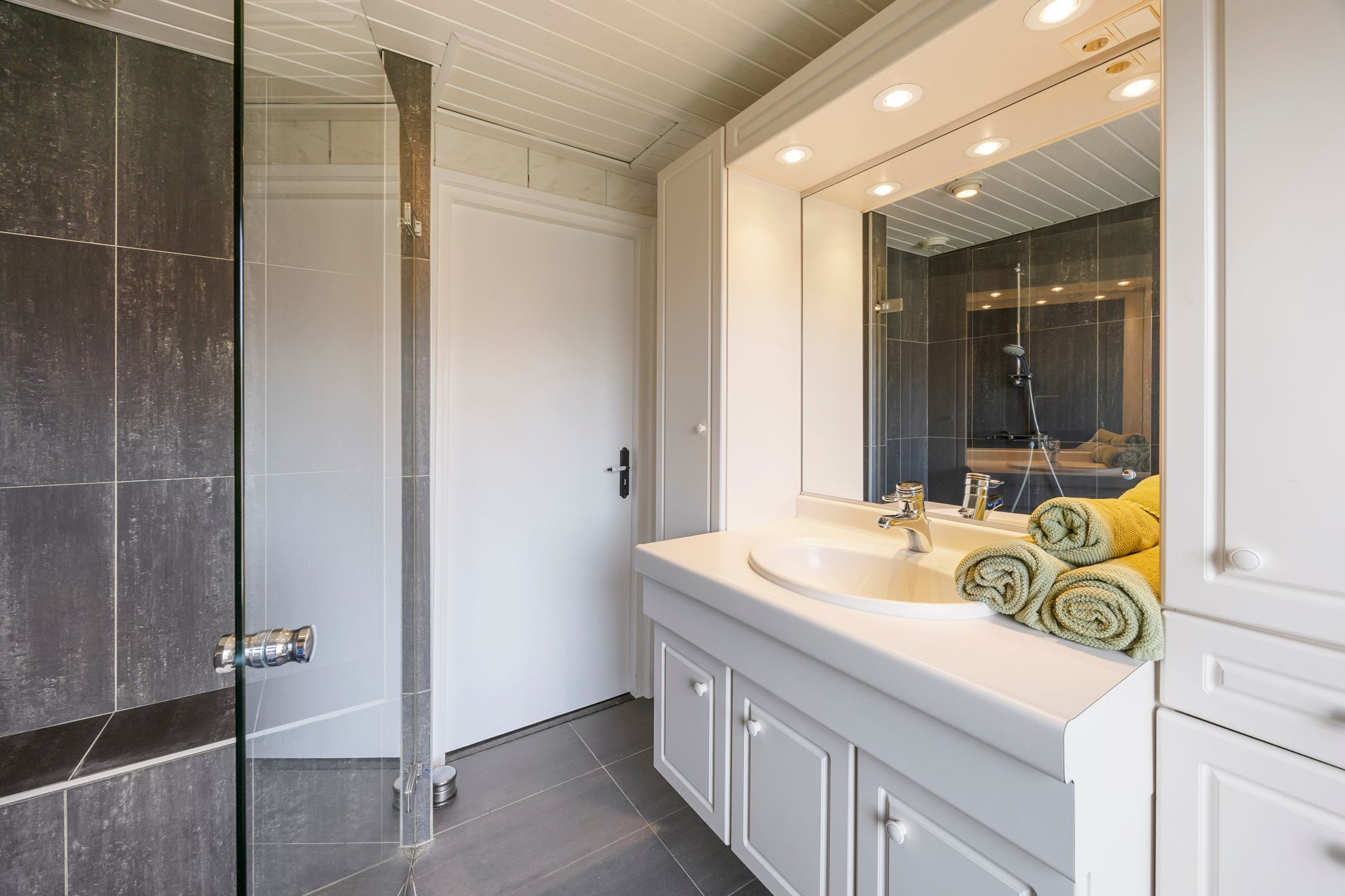 Foto 33 van Prinses Irenestraat 11