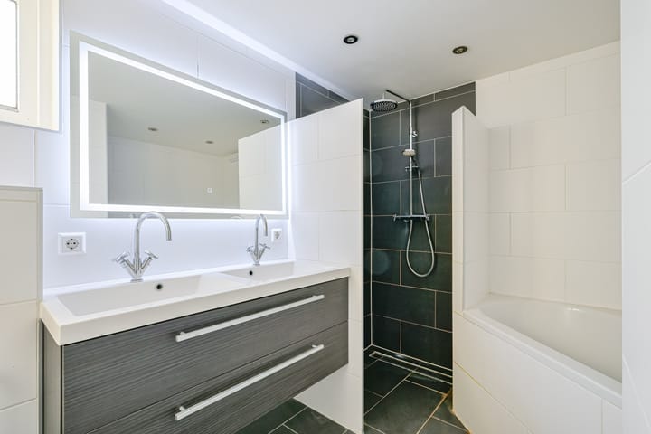 Photo 28 of Julianalaan 19