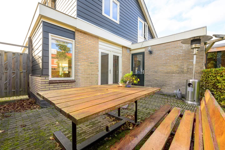 Photo 32 of Julianalaan 19