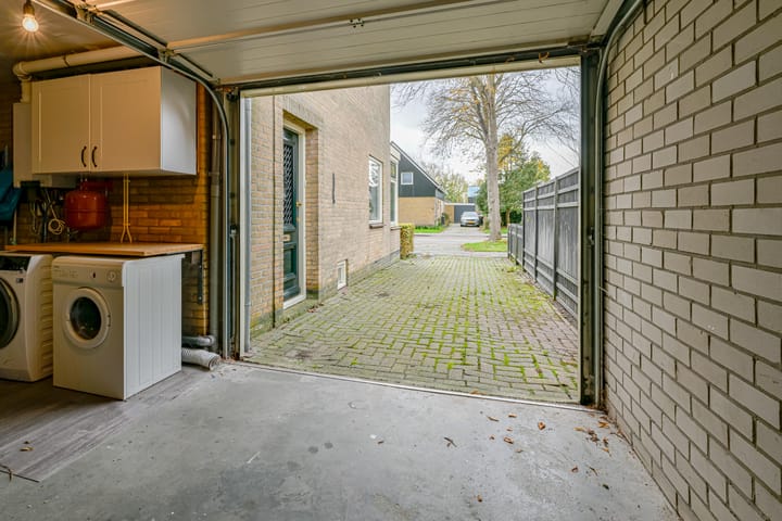 Photo 36 of Julianalaan 19