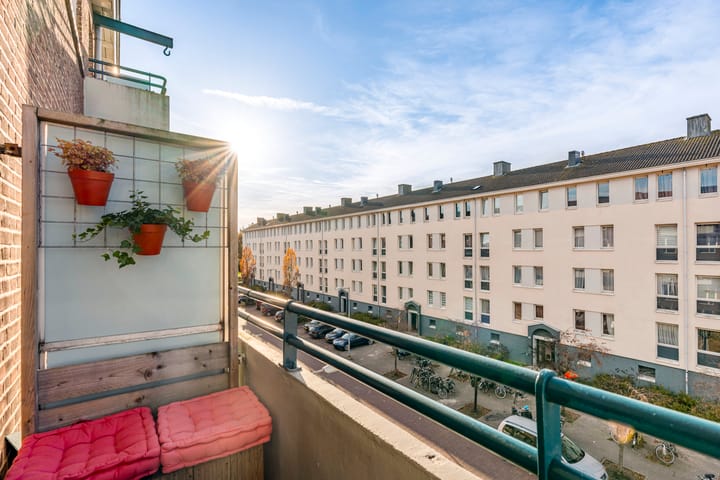 Photo 10 of Lex Althoffstraat 1-2