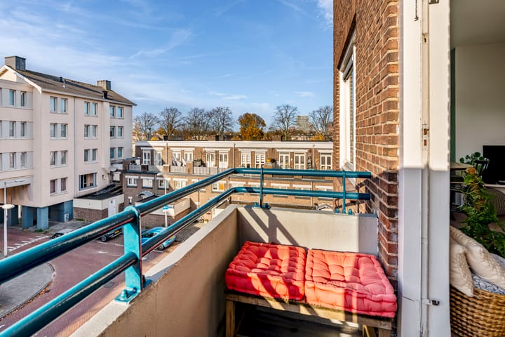 Photo 11 of Lex Althoffstraat 1-2