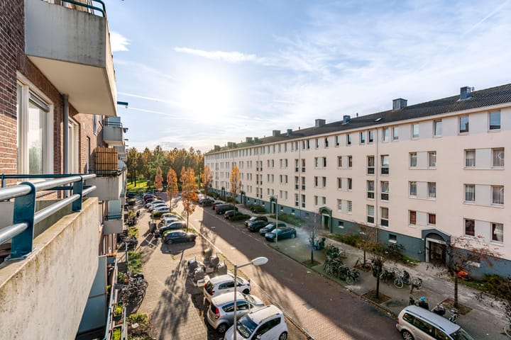 Photo 12 of Lex Althoffstraat 1-2