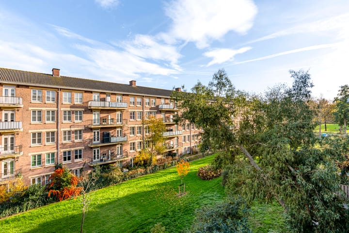 Photo 31 of Lex Althoffstraat 1-2