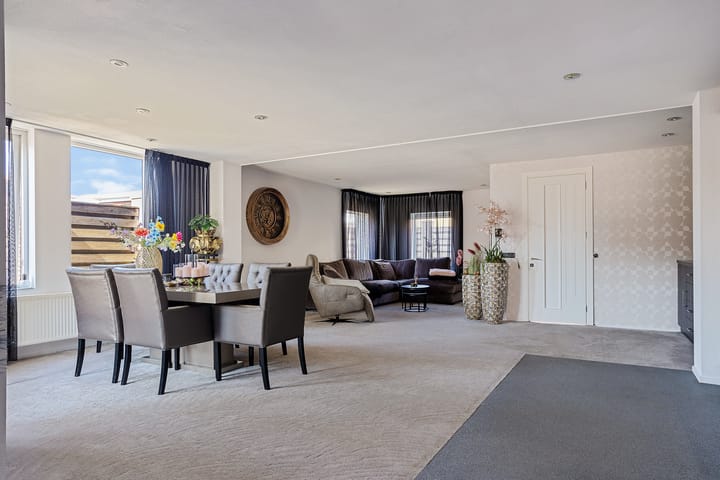 Photo 10 of R. Schuilingstraat 34