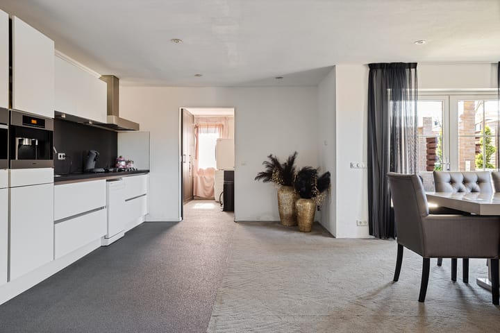 Photo 12 of R. Schuilingstraat 34