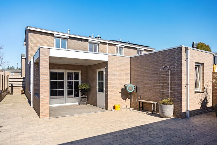 Photo 24 of R. Schuilingstraat 34