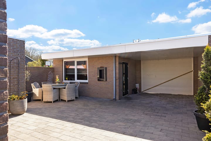 Photo 25 of R. Schuilingstraat 34