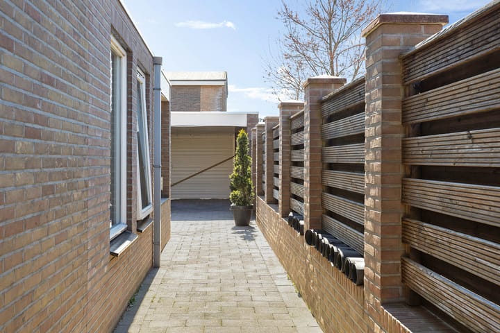 Photo 28 of R. Schuilingstraat 34