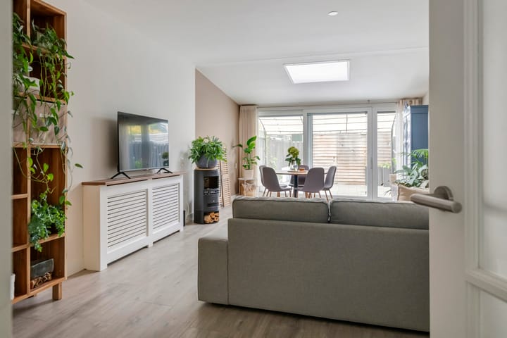 Photo 4 of Van Utenhoveweg 26