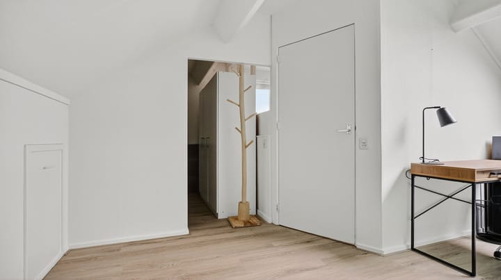 Photo 28 of De Jachtvalk 64