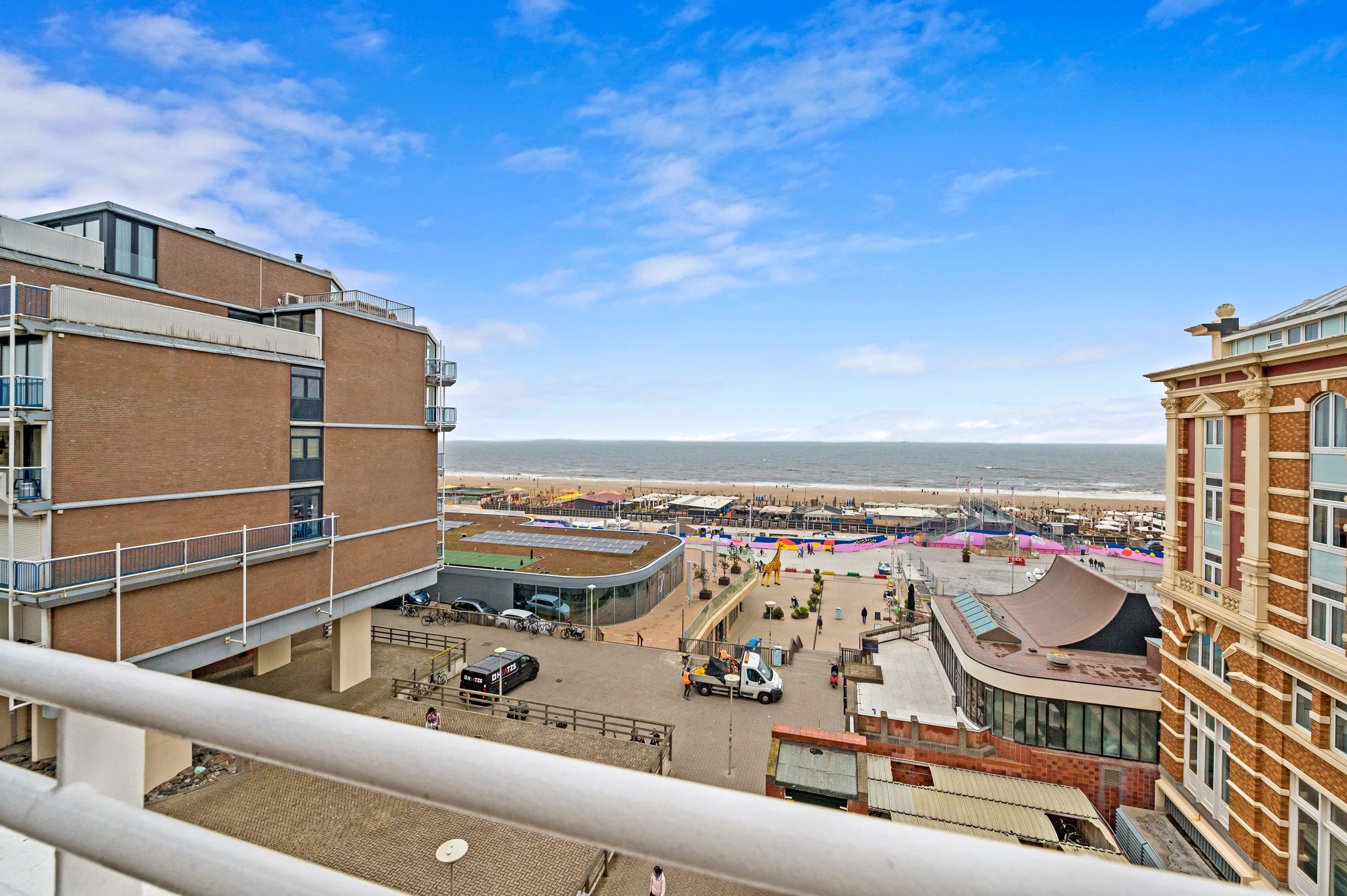 Foto 9 van Gevers Deynootplein 211