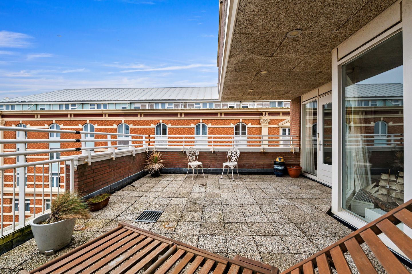 Foto 10 van Gevers Deynootplein 211