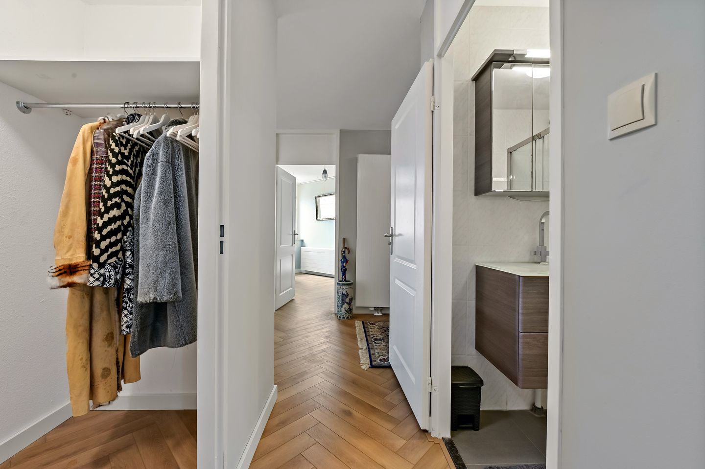 Foto 34 van Gevers Deynootplein 211