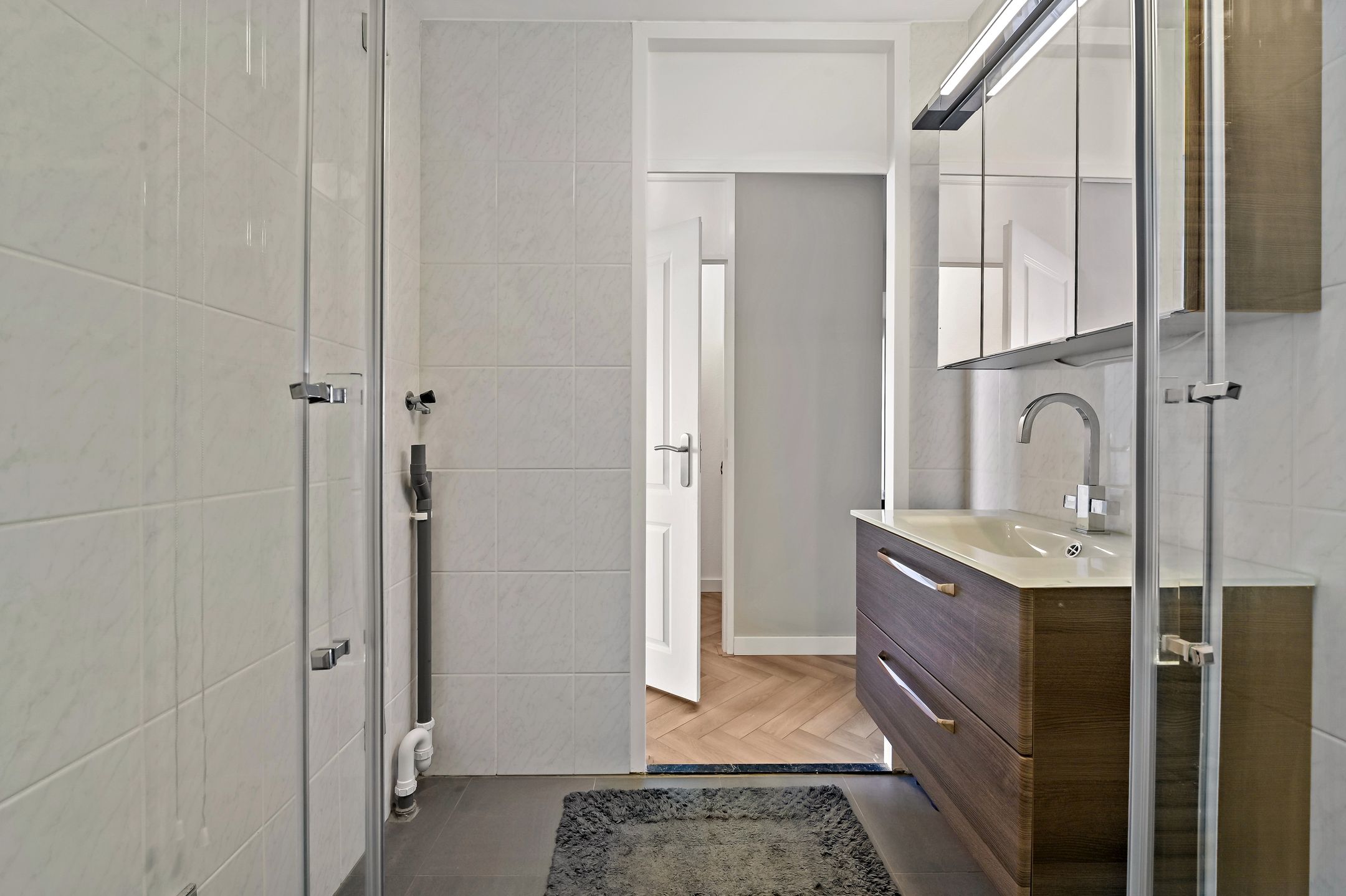 Foto 36 van Gevers Deynootplein 211