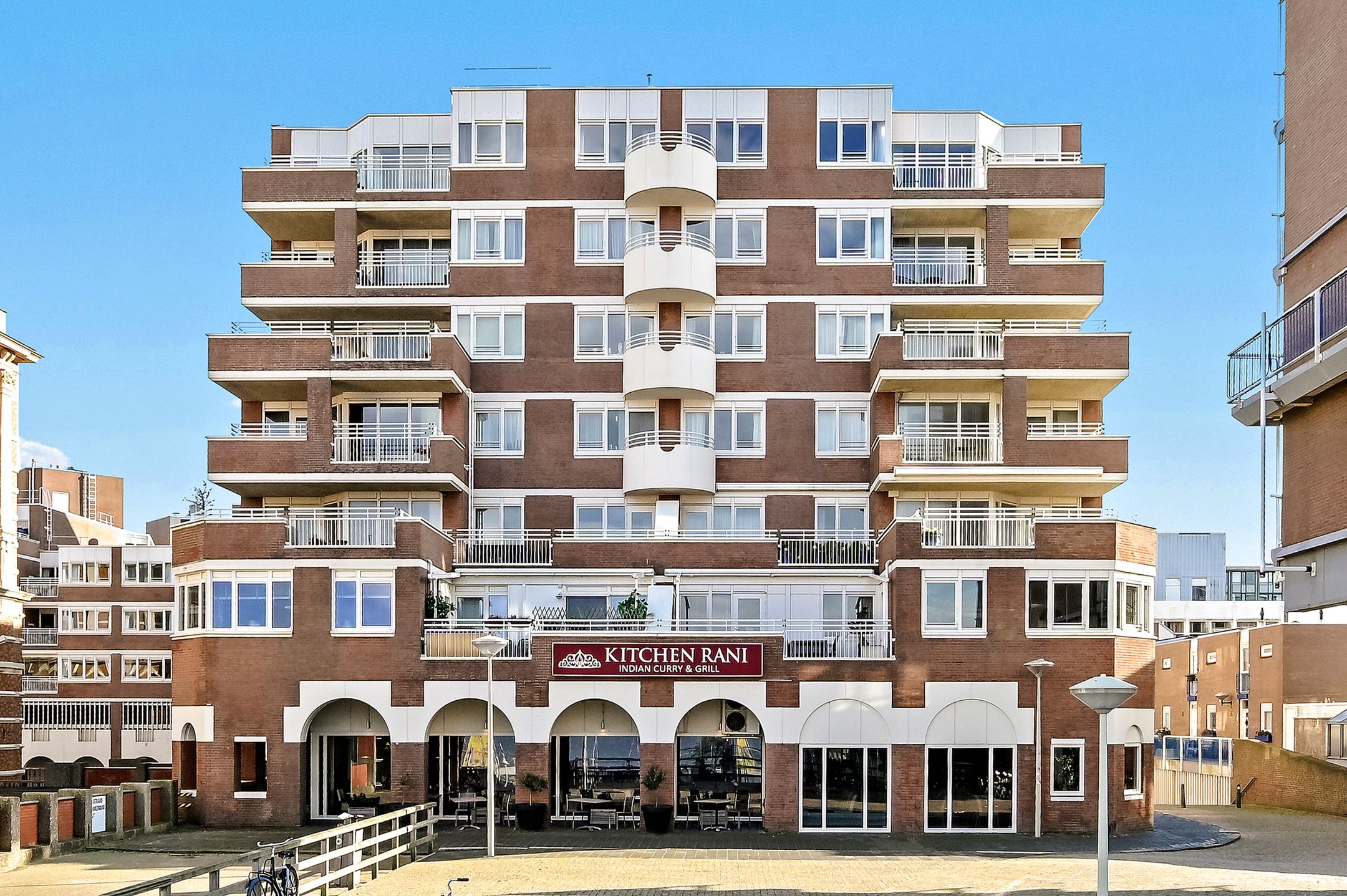 Foto 48 van Gevers Deynootplein 211